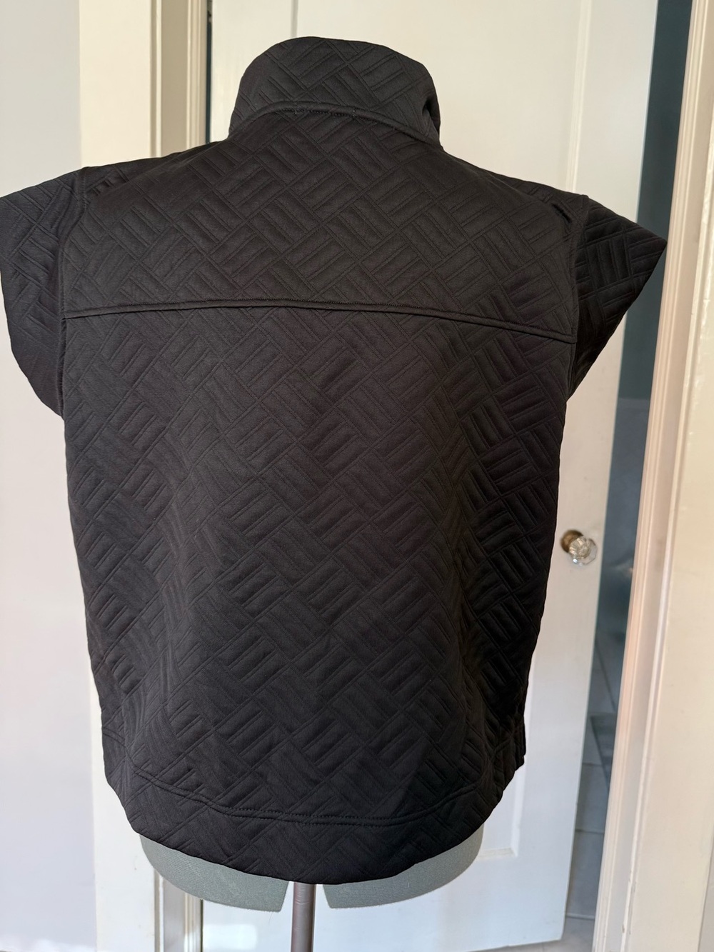 Women's Black Short-Sleeve Zip Pullover, Porter Pop , collar top, size large, - Picture 3 of 7